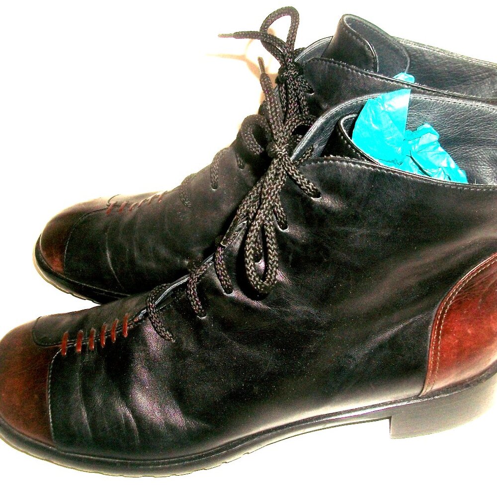 Maggie's Seattle 2-Tone Leather Neo-Victorian Lace-Up Boots  9 $365 EUC